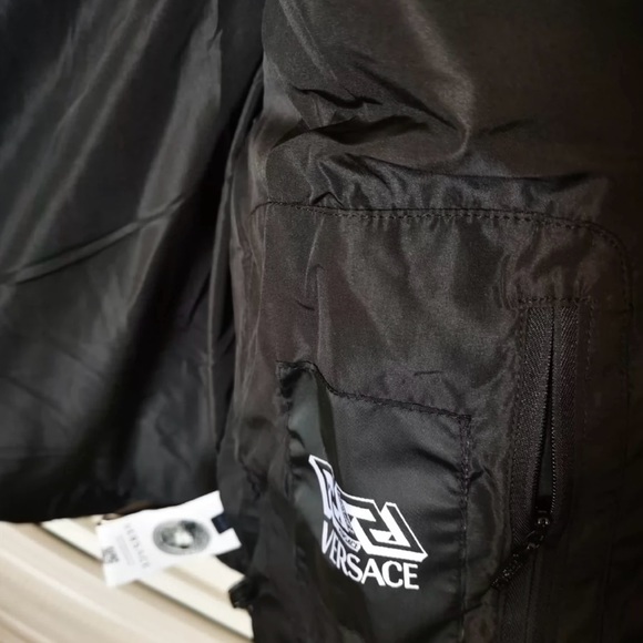Versace down jacket S - Picture 2 of 6